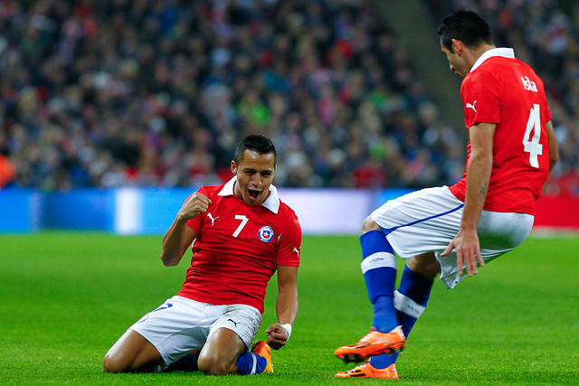 Alexis Sánchez emulo al gran “Matador” y silenció el estadio Wembley
