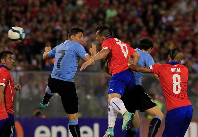 La “Roja” se despide del 2014 con una derrota ante Uruguay