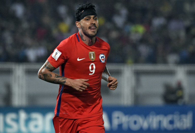 Pinilla es elegido por la FIFA como el mejor jugador de la fecha