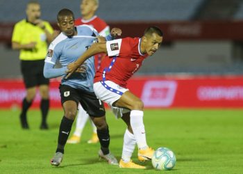 La selección chilena batalló pero no pudo frente a Uruguay y Aquino