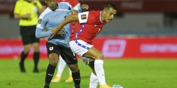 La selección chilena batalló pero no pudo frente a Uruguay y Aquino